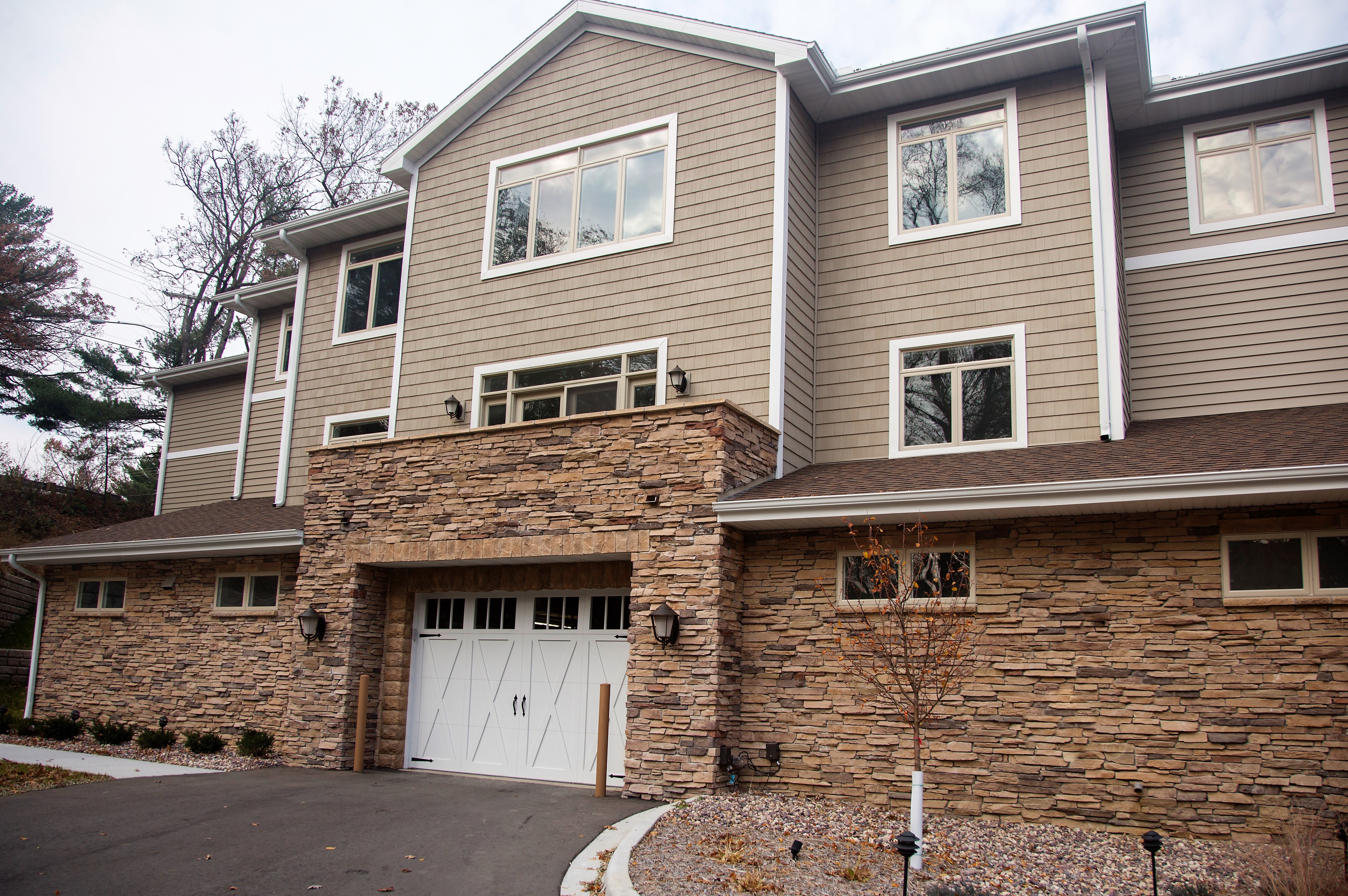 Boulder Creek Cliffstone Apache Exterior