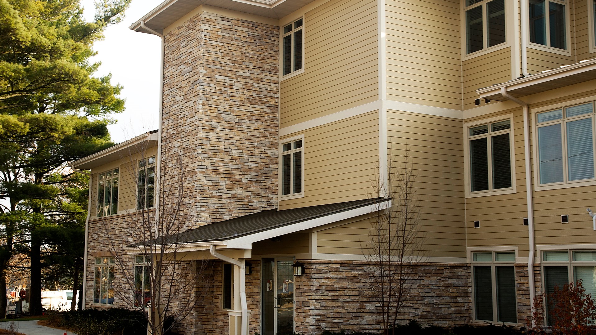 Boulder Creek Laner Prairie Buff Exterior