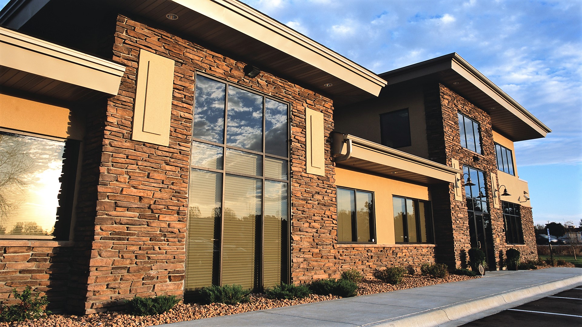Boulder Creek Leather Brown Montana Ledge Exterior