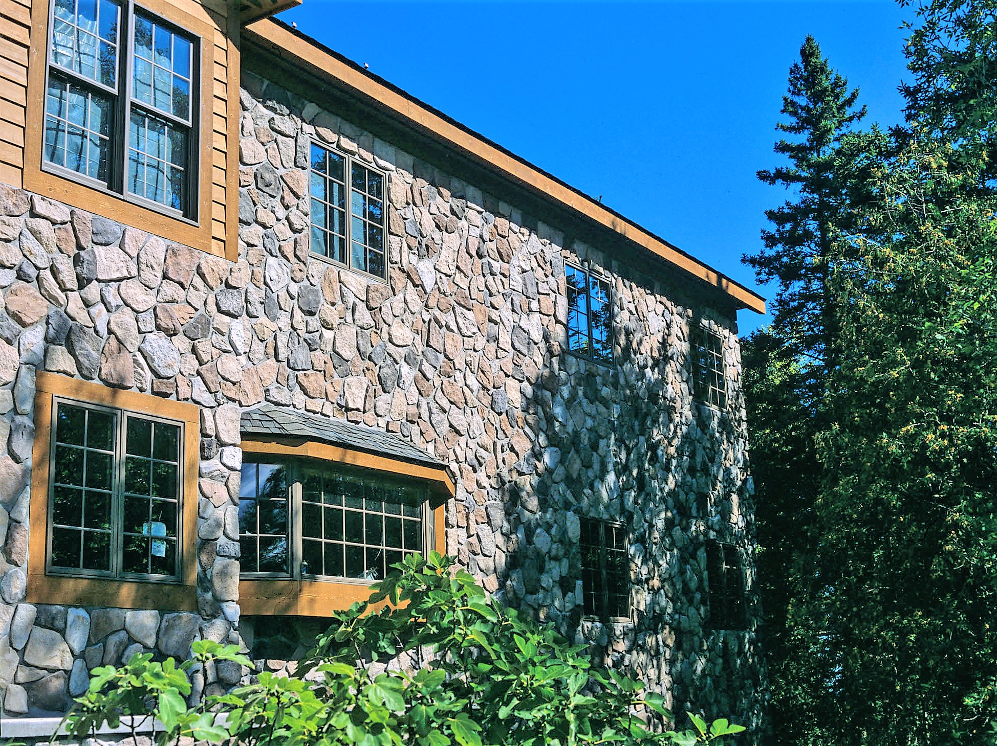 Boulder Creek Willow Blend Split Face Exterior
