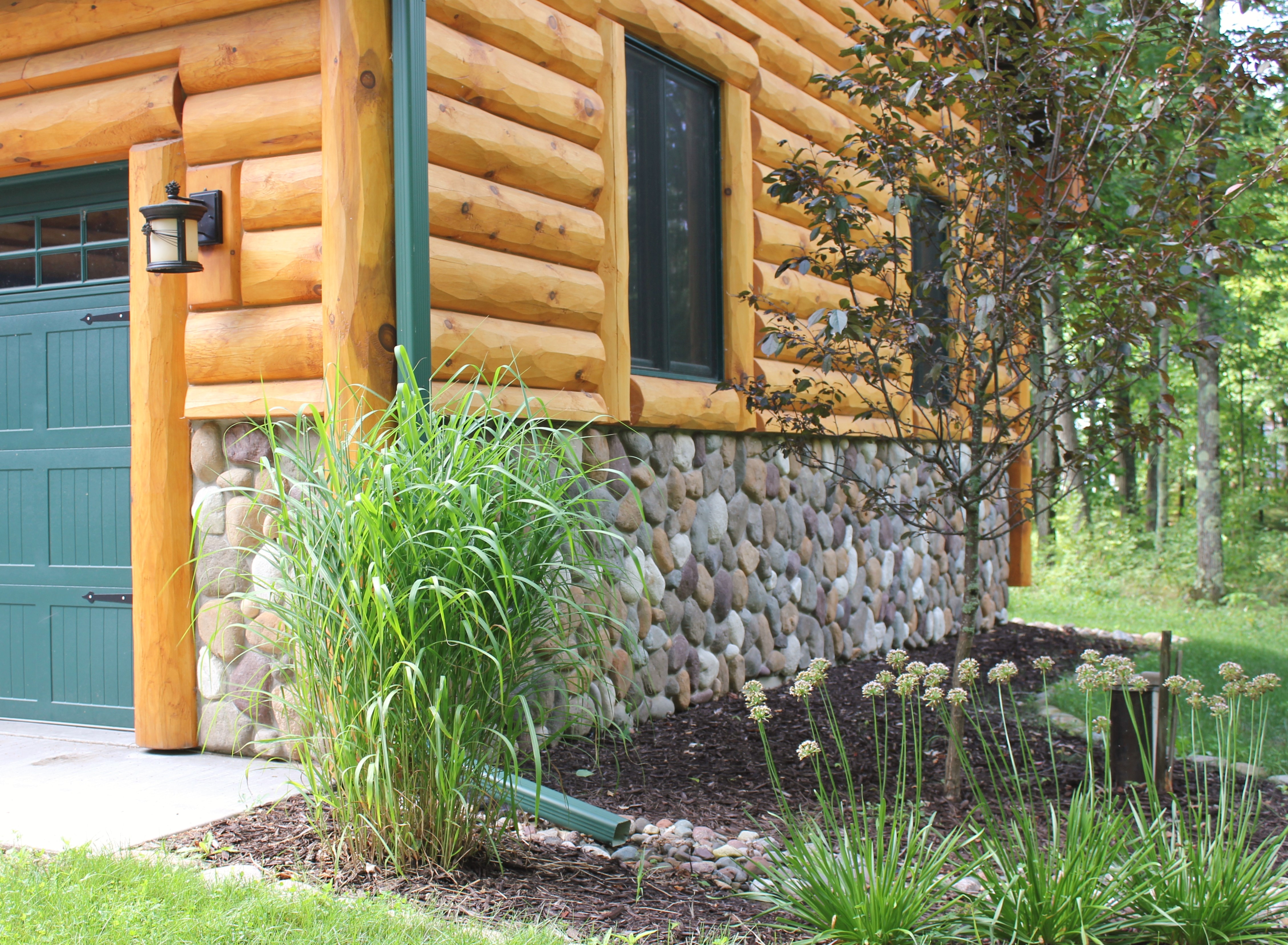 Cultured Lakeshore River Rock Exterior