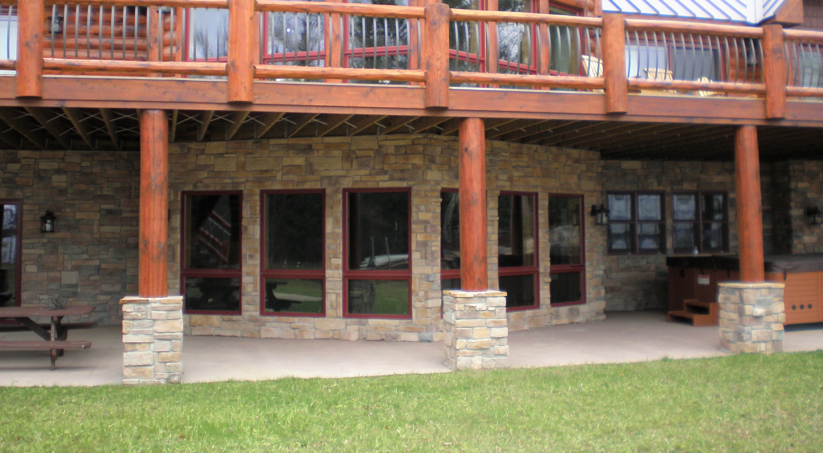 Proline Cedar Creek & WI WE Exterior