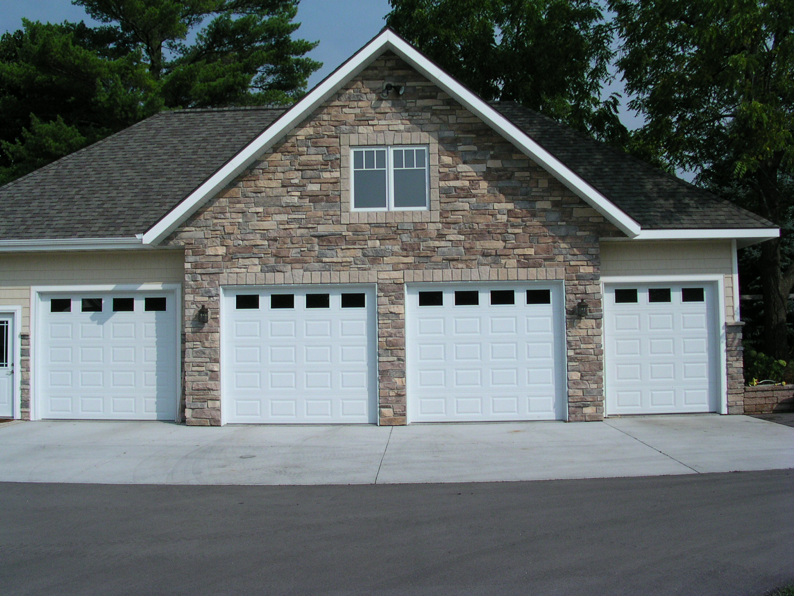 Proline Niagara WE Exterior