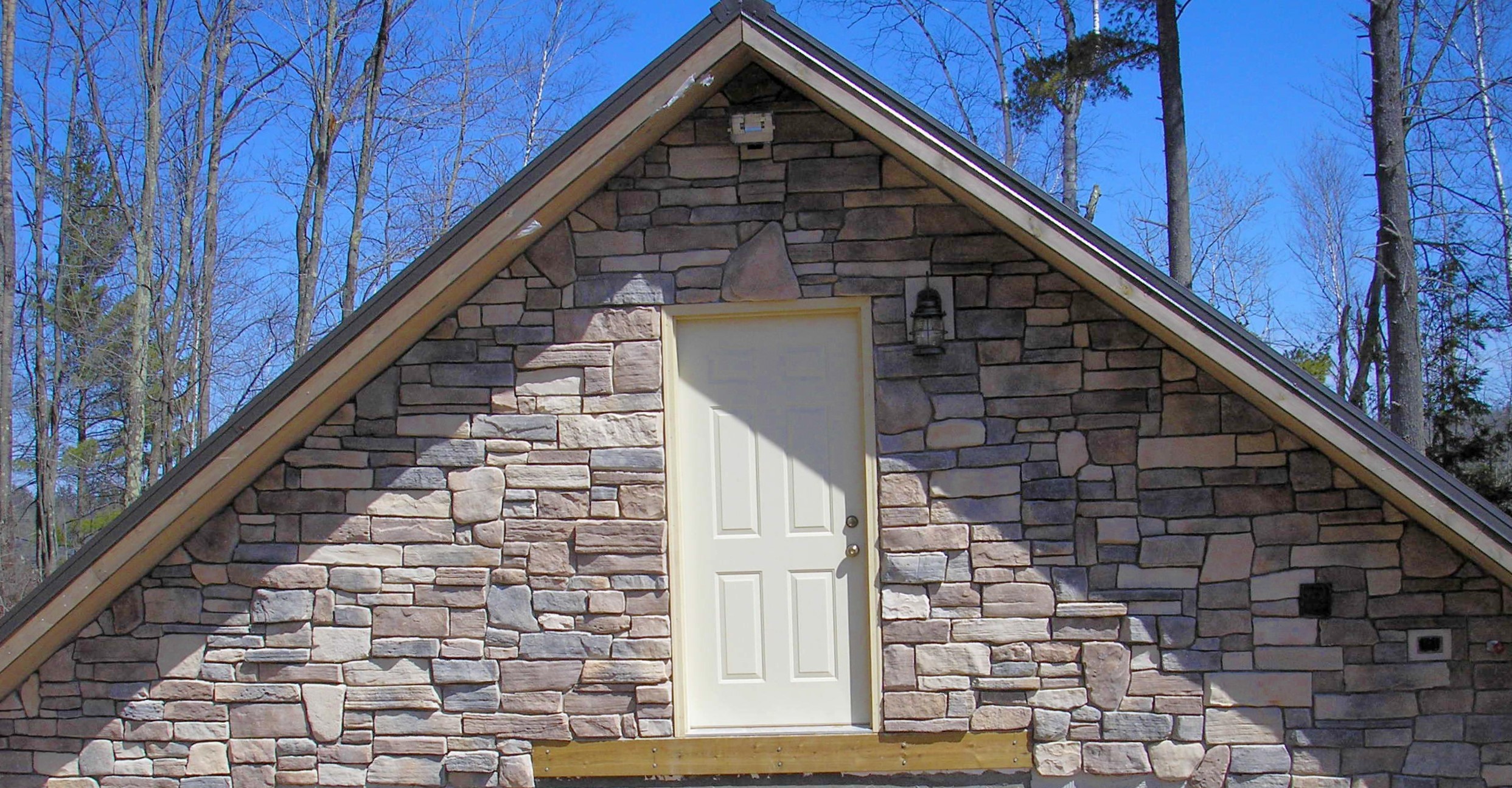 Proline Niagara WE & Bailey H Exterior