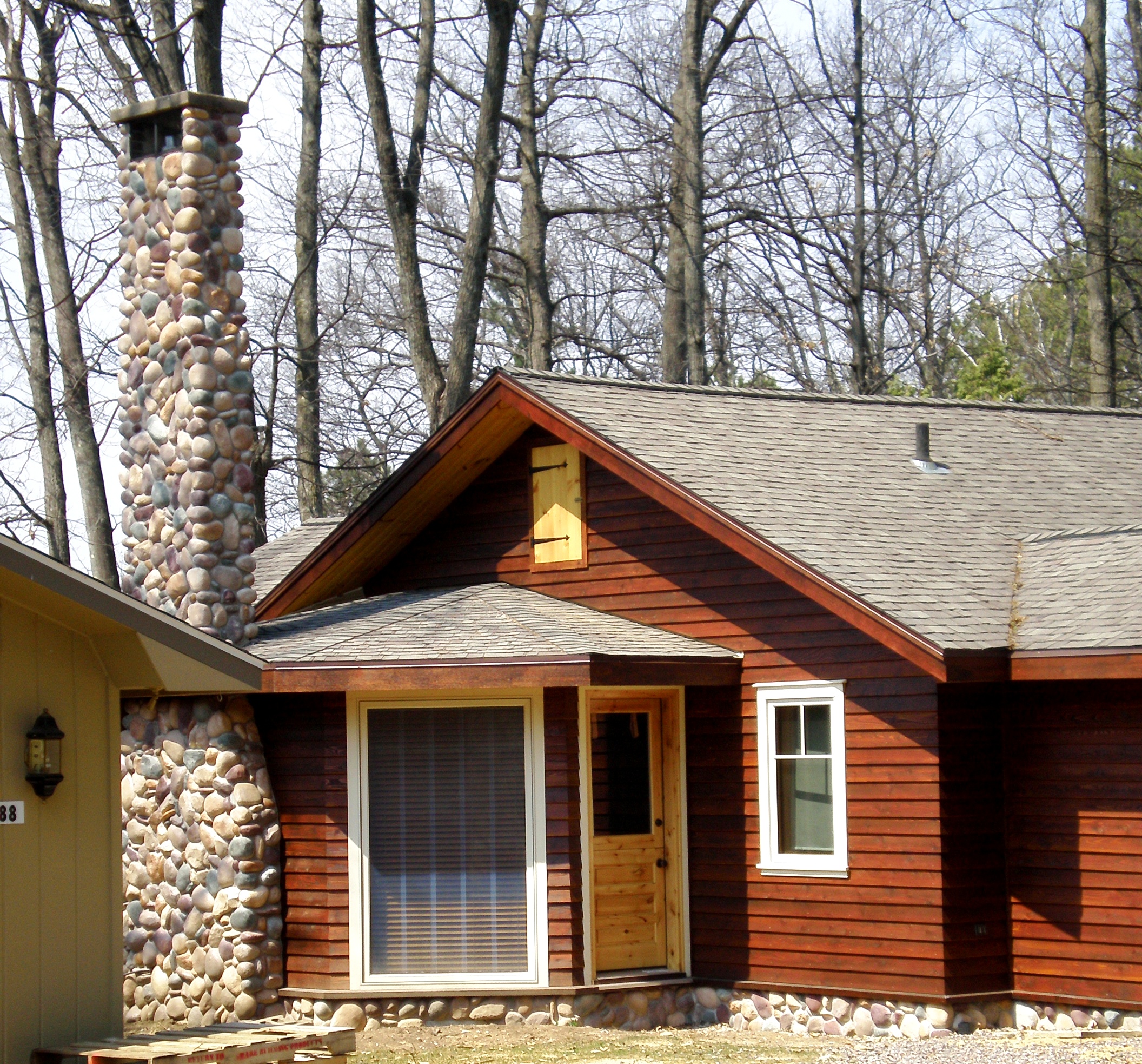 Proline Shoreblend RR W/Pebbles Exterior
