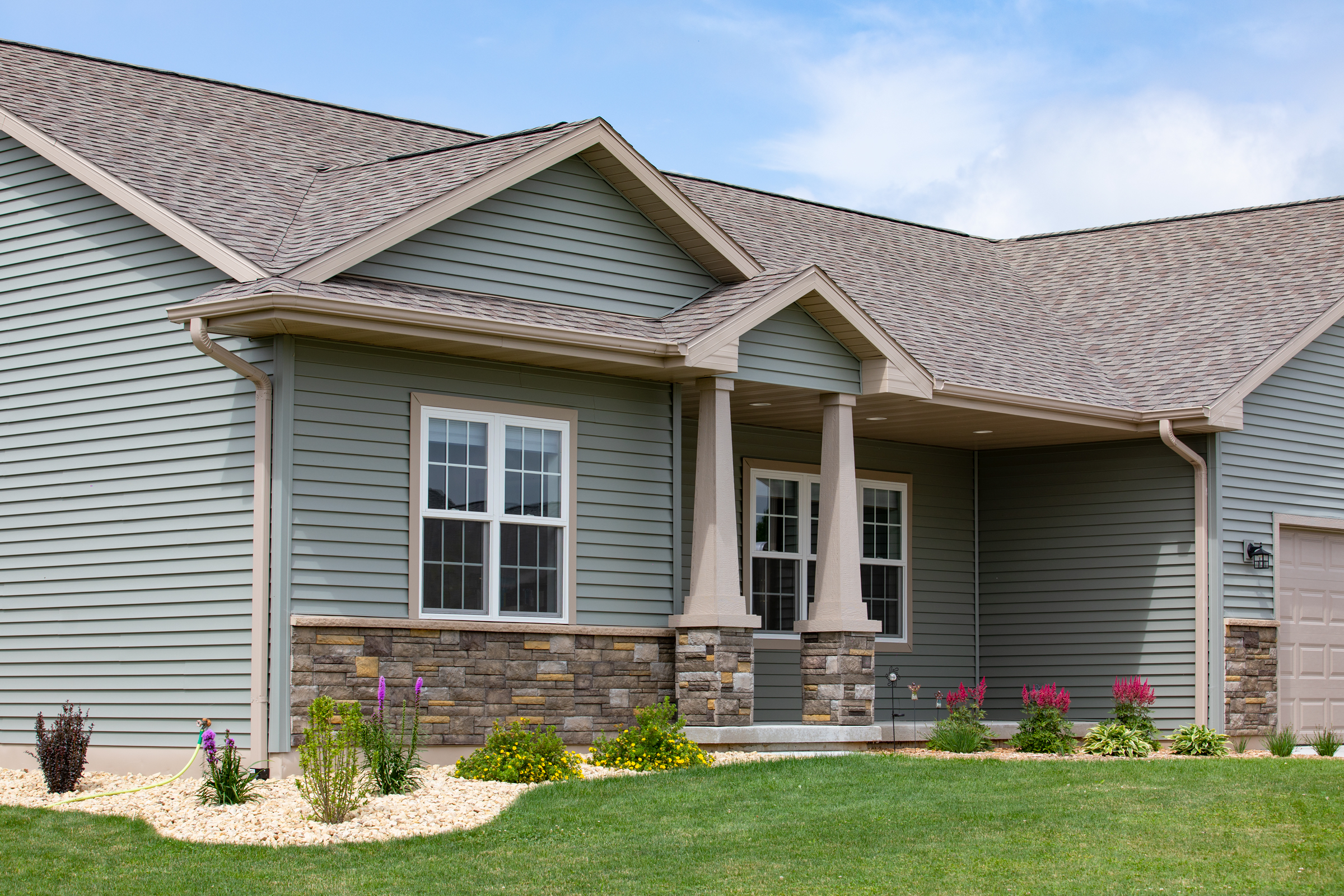 Proline Versetta Stone Sterling Tight Cut Exterior