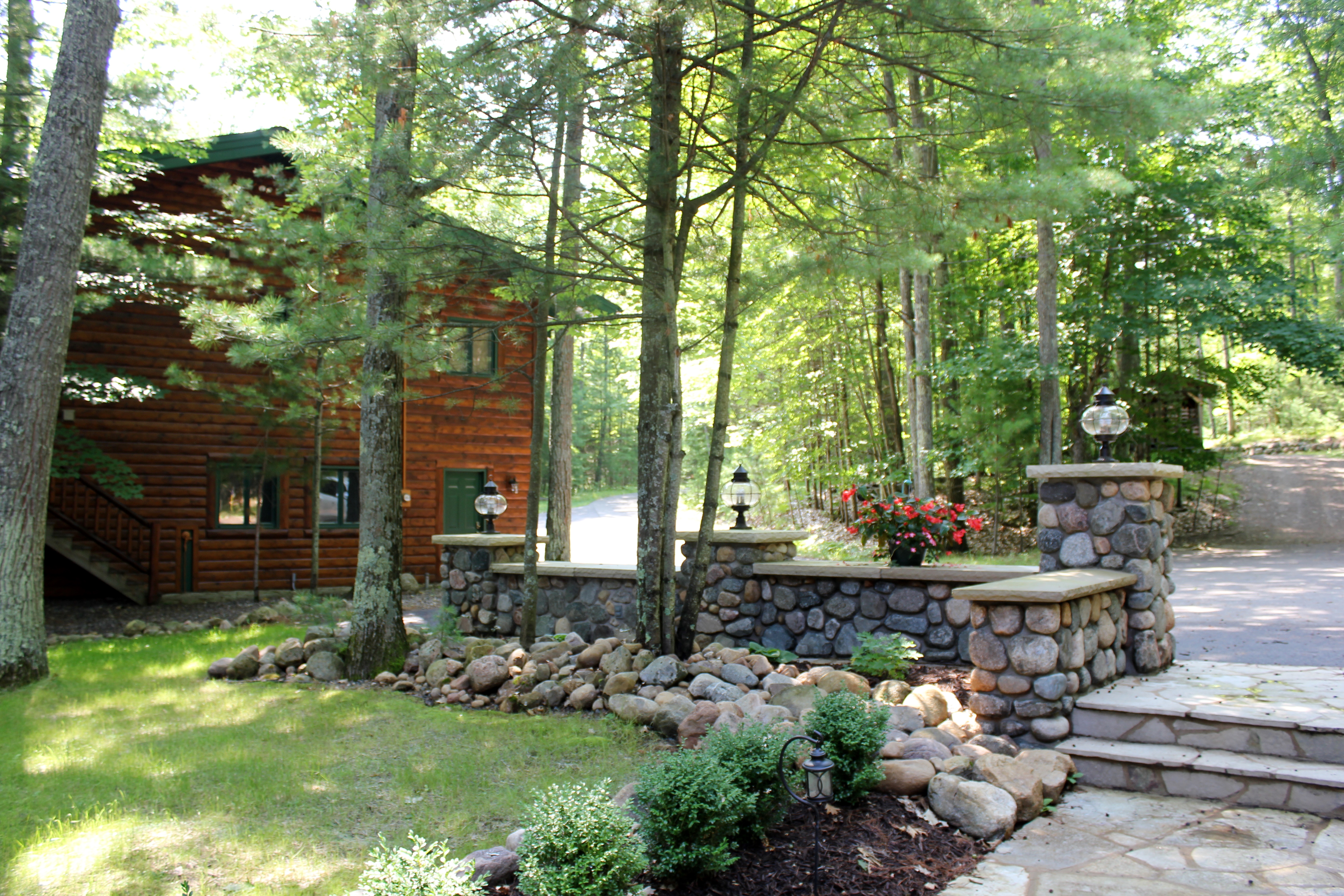 Exterior Natural Stone Caps & Counters