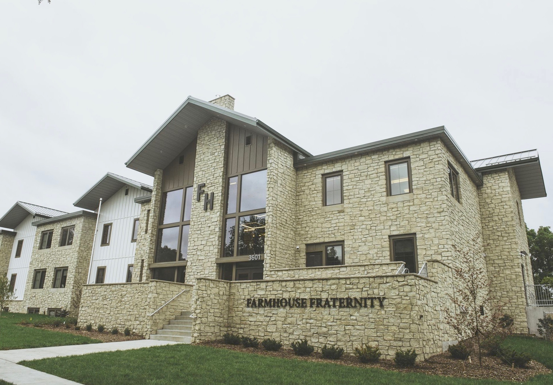 Edwards Bucks Creek Ashlar Exterior