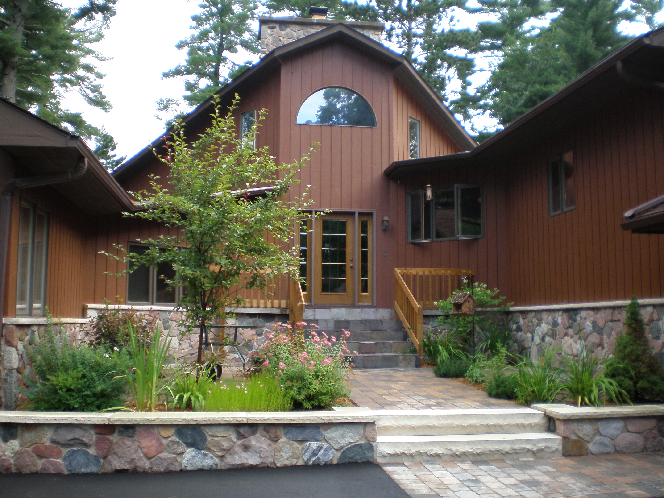 Meshoppen Weathered Fieldstone Exterior