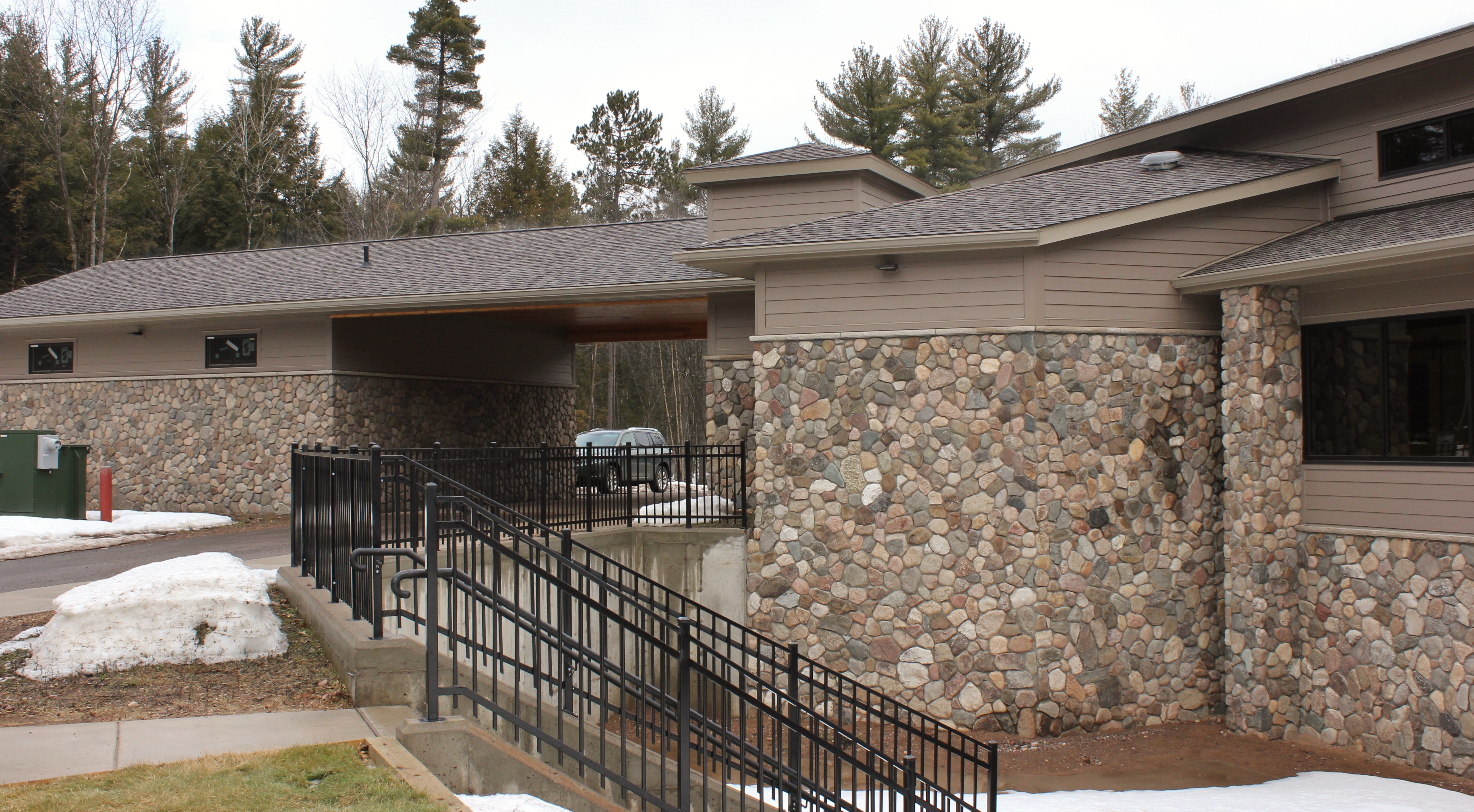 Wisco Weathered & Full Color 60-40 Cobbles Exterior