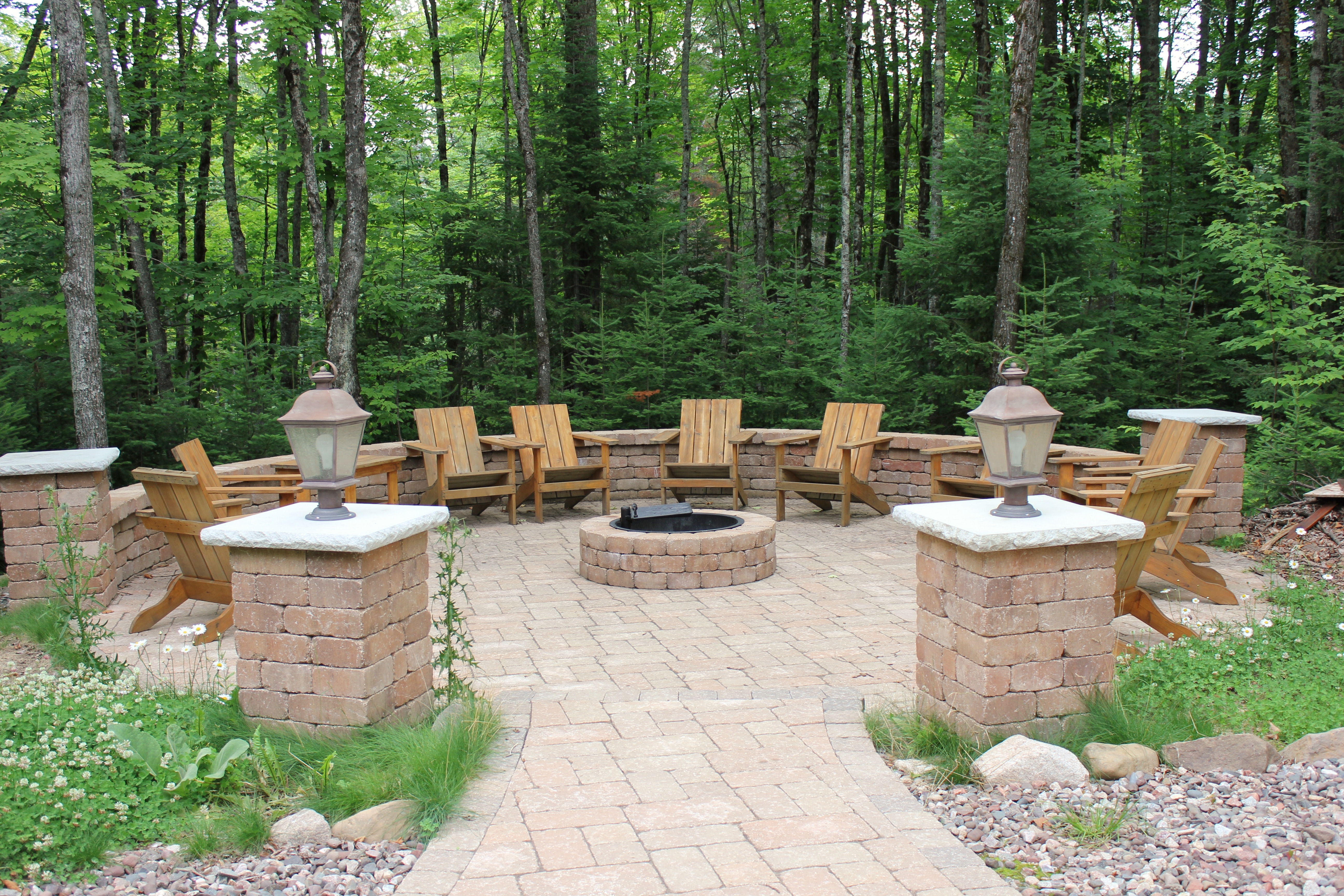 RCP desert grand firepit with grate, desert column kit & desert tumbled riverland Wall