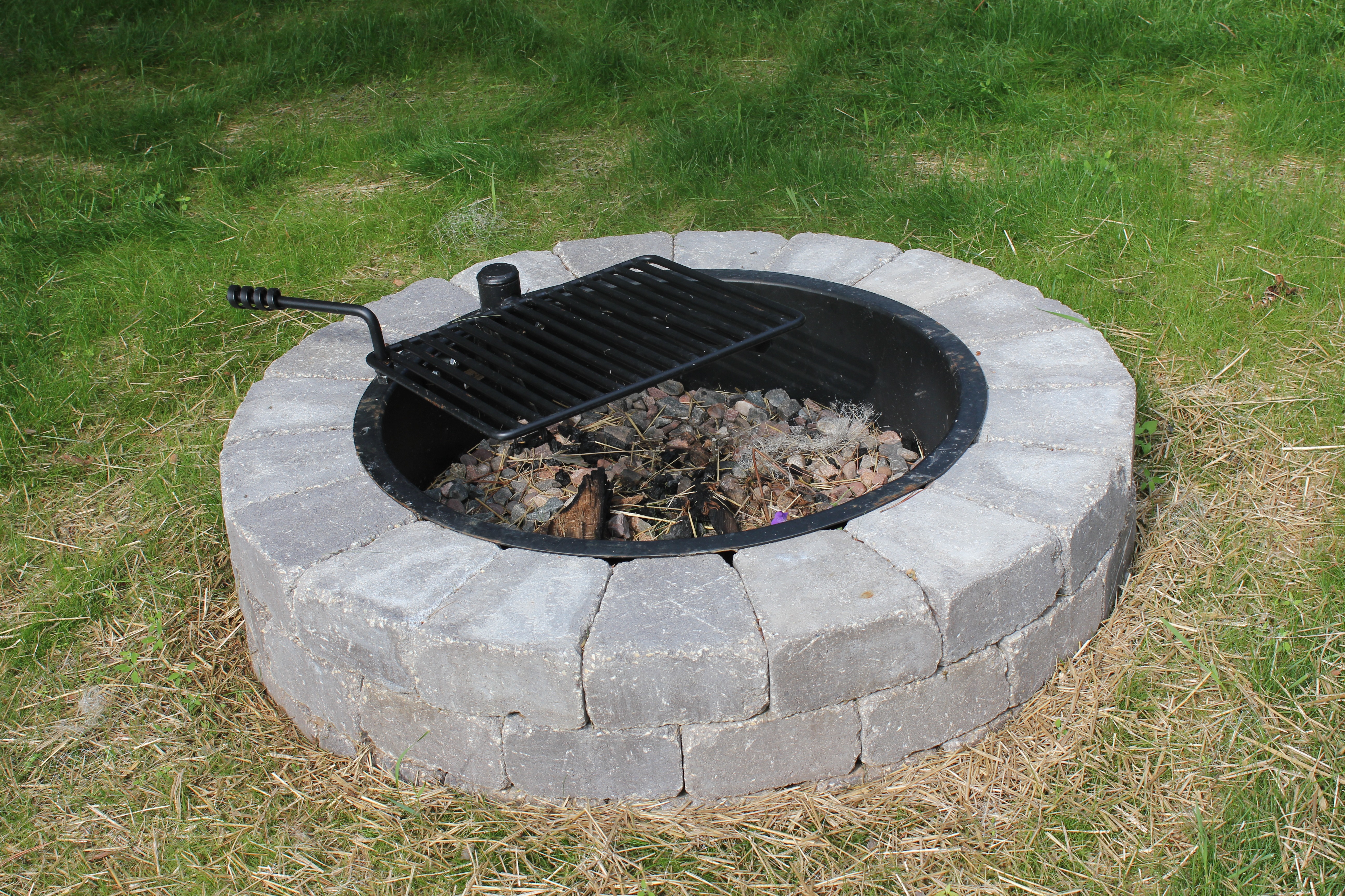 RCP bluestone grand firepit with grate