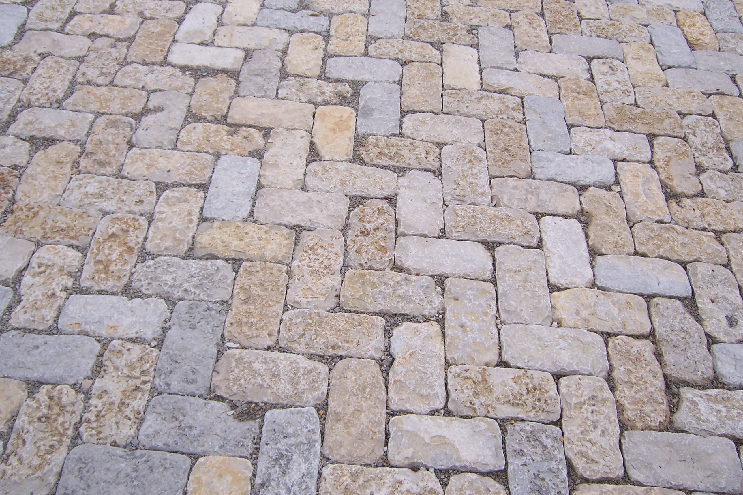 Halquist lannon cobble paver patio