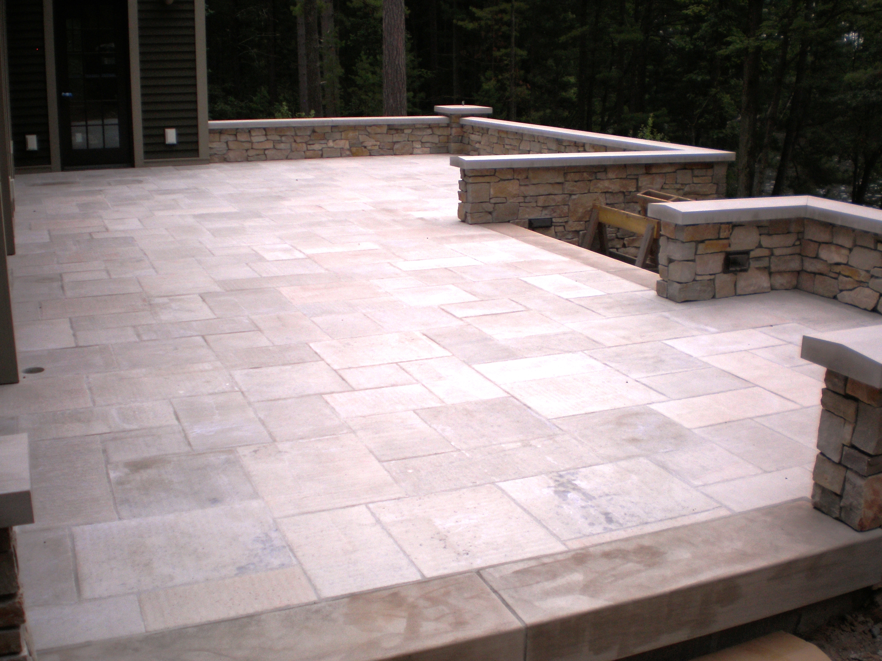 halquist lannon platinum thermal paver patio