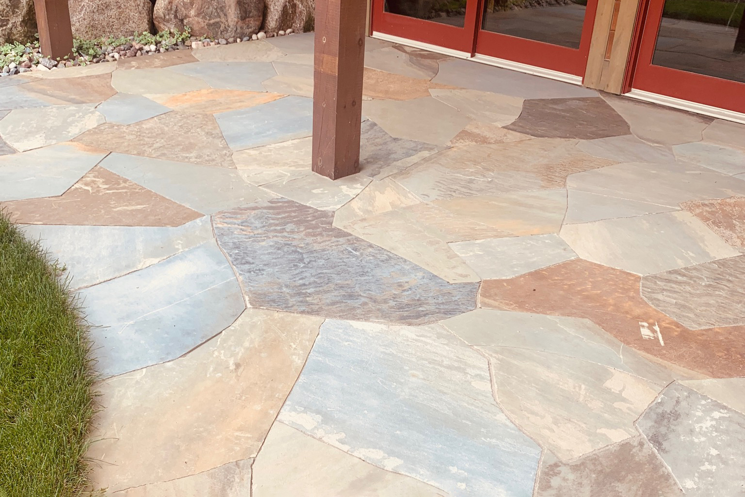 Quality stone hazelnut flagstone patio